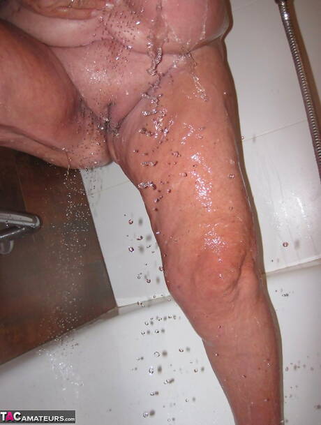 TAC Amateurs pleased to share with you a free photo gallery with Grandma Libby xxx gallery 272973