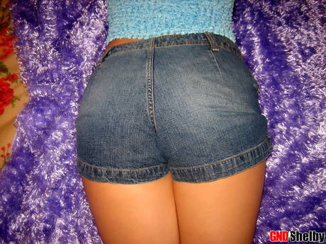 GND Shelby are proud to present you with xxx pictures featuring Shelby in jerking pussy scene