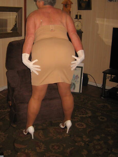TAC Amateurs pleased to share with you a free gallery with Girdle Goddess xxx gallery 271126