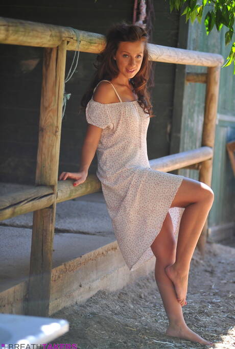 Breath Takers offers a free photo gallery with Tori has an amazing form